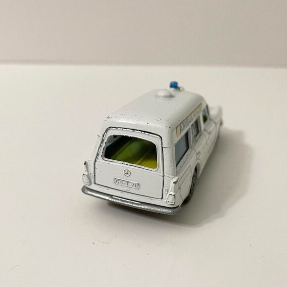 Matchbox Speed Kings Lesney Mercedes Benz Binz Ambulance K63 Diecast - Picture 4 of 16